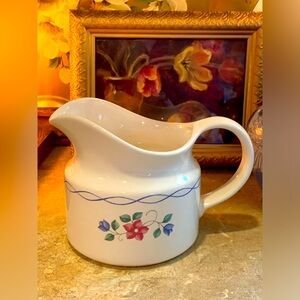 Pfaltzgraff Bonnie Brae Gravy Server